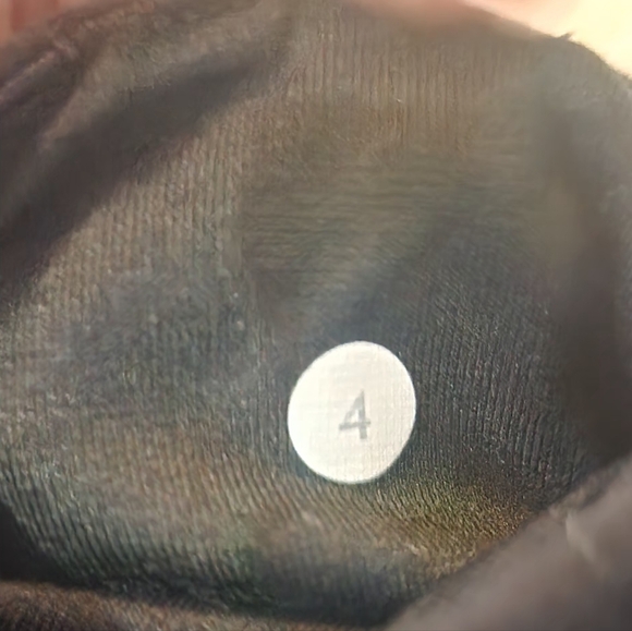 Lululemon Size 4 Cross Town Leggings Snaps Pants Black - Picture 6 of 6